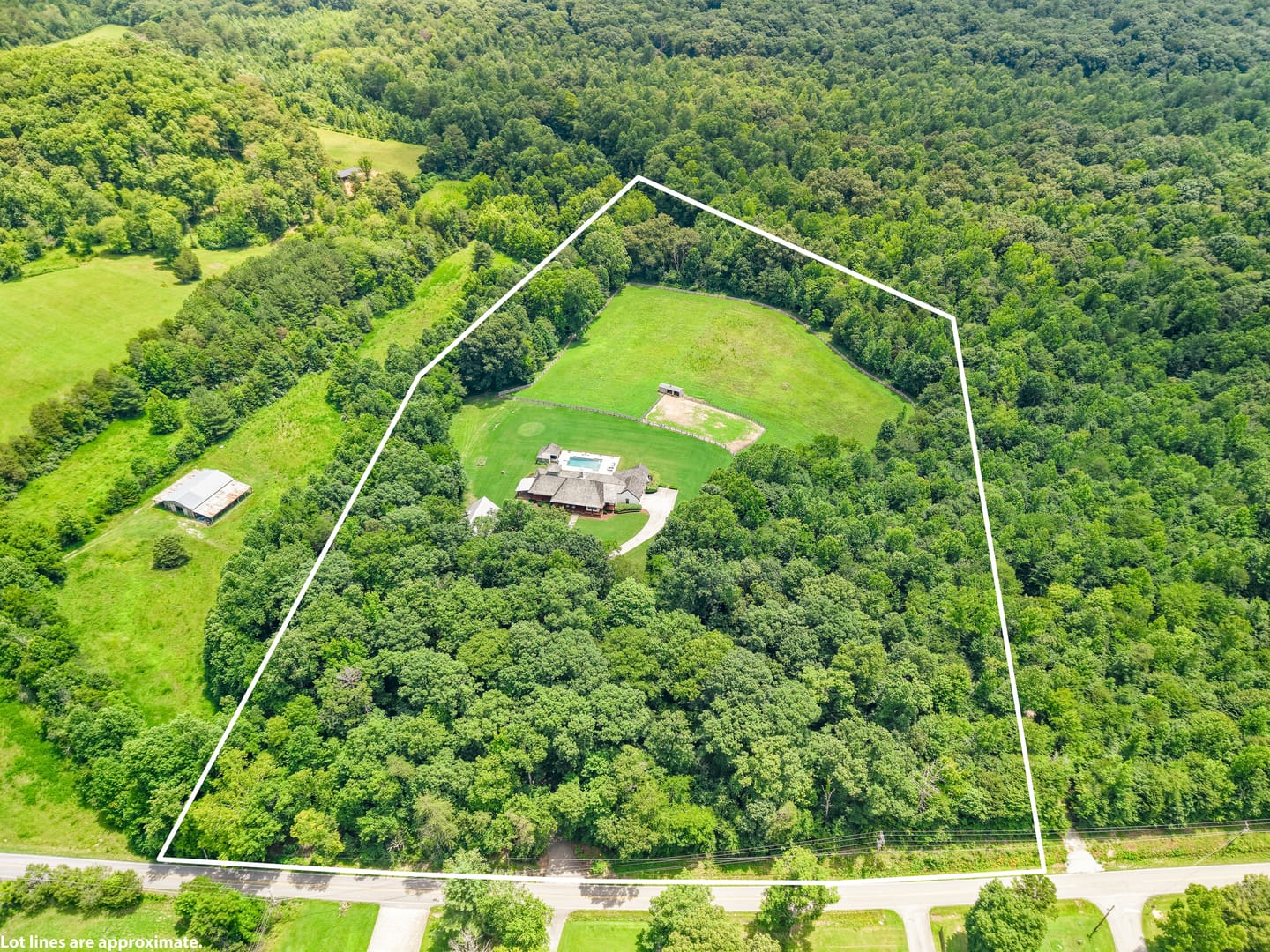 Aerial view with the approximate property boundary outlined